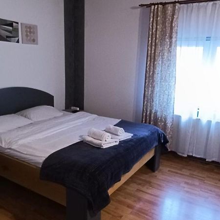 Fun House - Spacious Apartment Near Old Town ブラショフ エクステリア 写真
