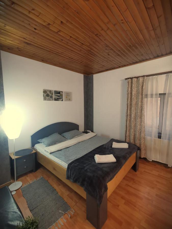 Fun House - Spacious Apartment Near Old Town ブラショフ エクステリア 写真