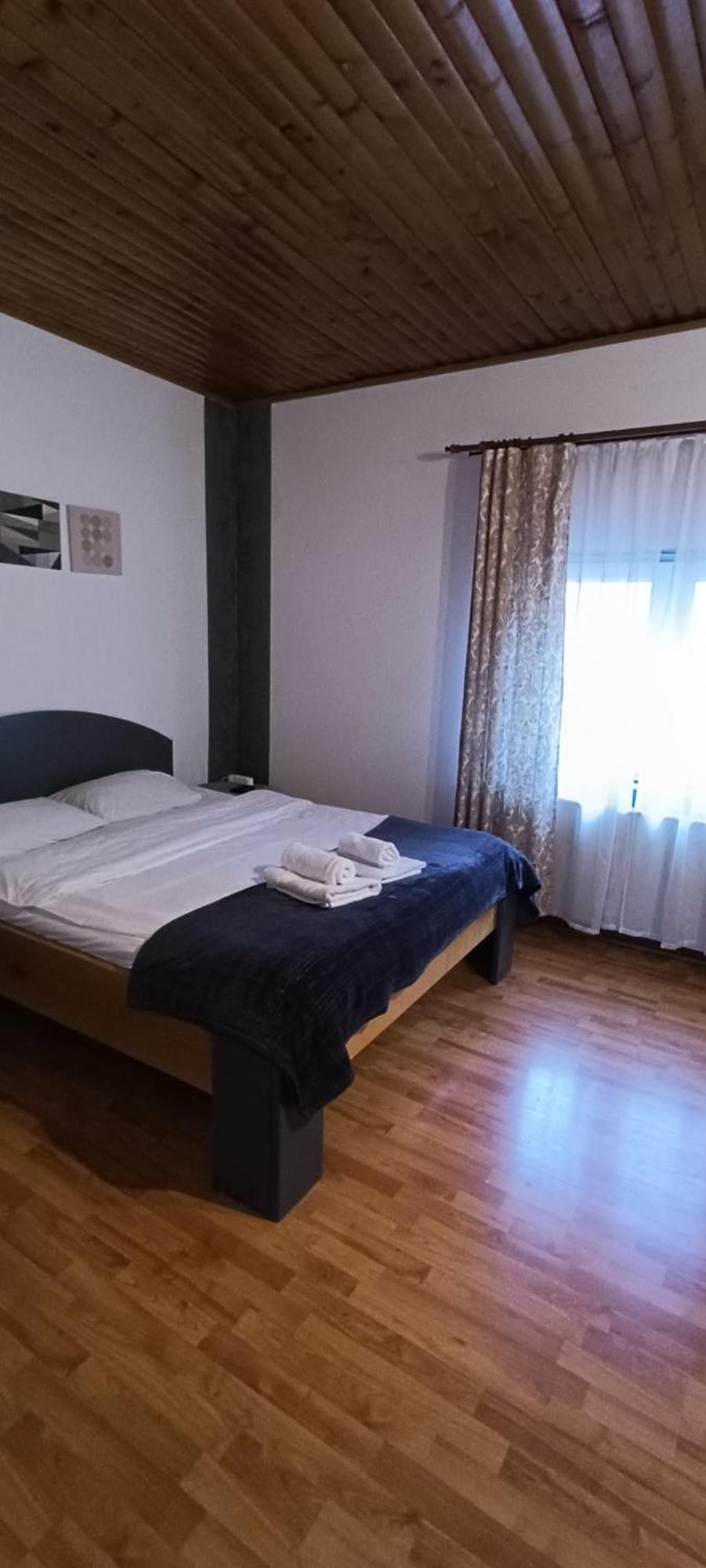 Fun House - Spacious Apartment Near Old Town ブラショフ エクステリア 写真